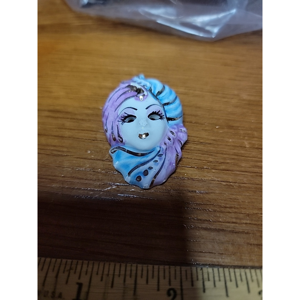 Vintage Woman's Face Porcelain Painted‎ Pin Gold & Purple Blue Scarf / Hat Mask